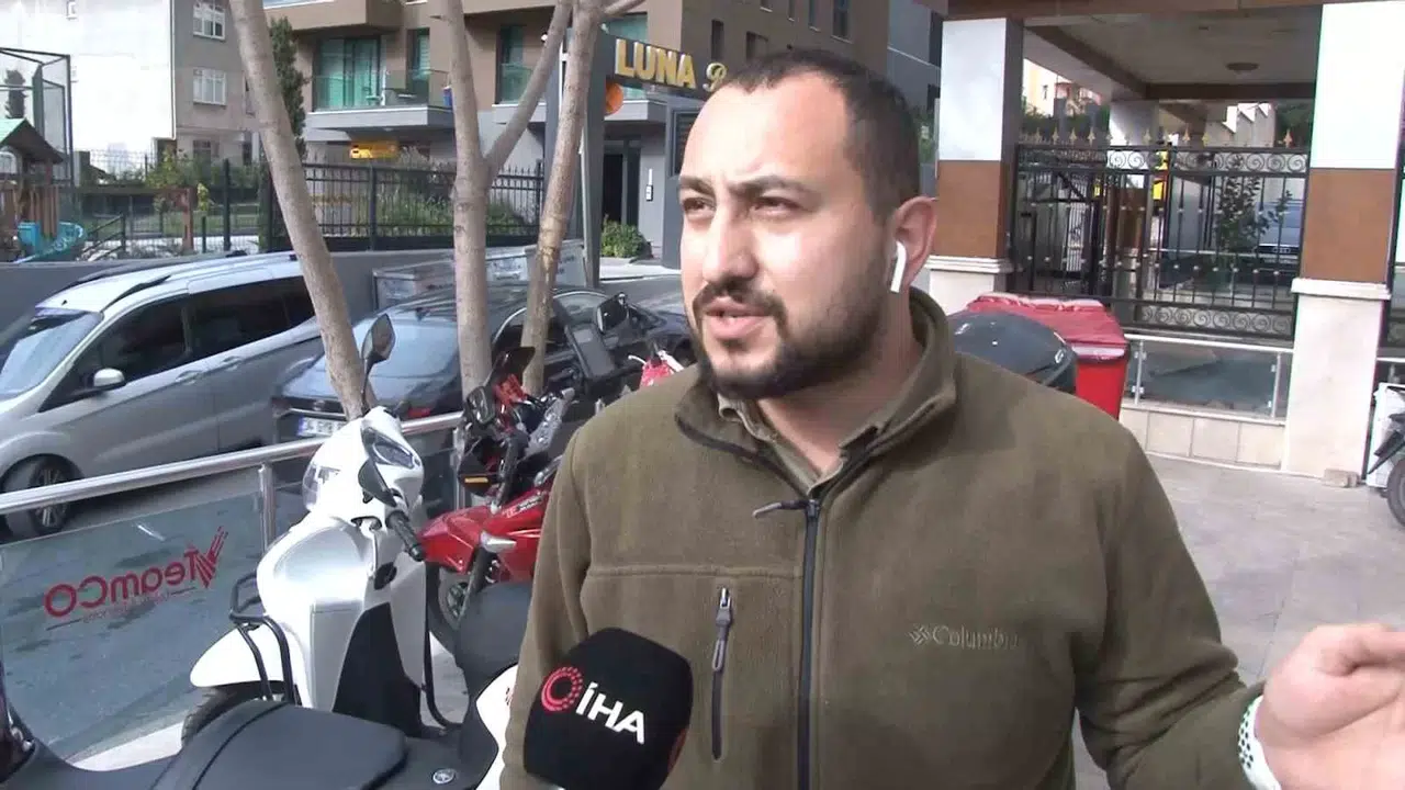 Aksi İstikametten Gelip Çarptı, Motosikletli Yerdeyken Kaçtı