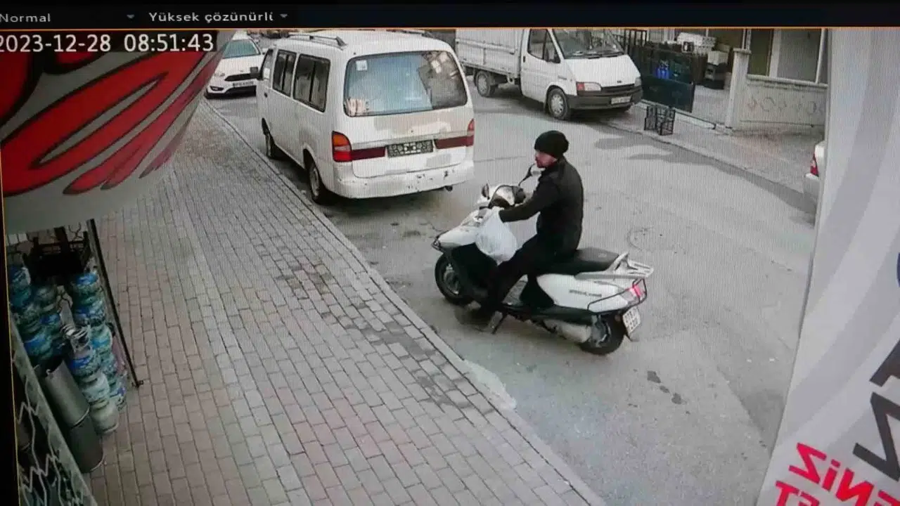 Anahtarını Üzerinde Bıraktığı 75 Bin TL’lik Motosikleti Çalındı