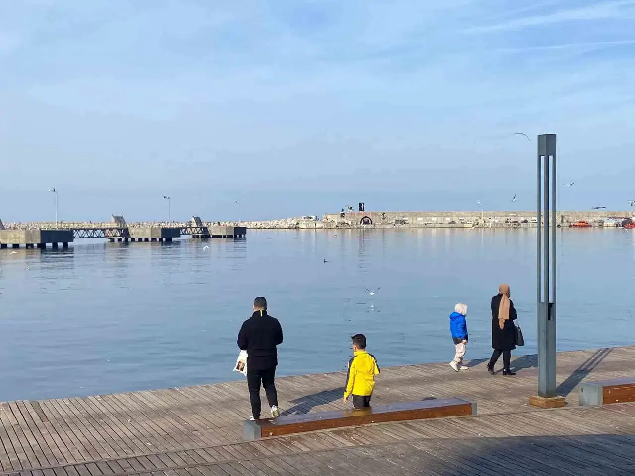 Aralık Ayının Son Günlerinde Sıcak Havayı Gören Kıyıya Koştu