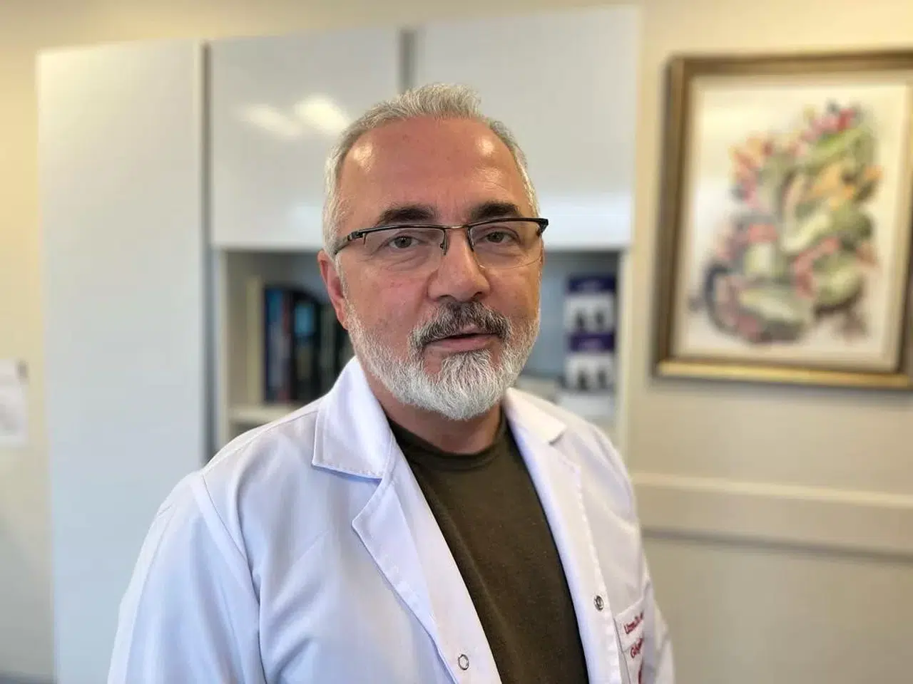 Artan Zatürre Hadiselerine Karşı İhtar: "Bol Sıvı Alınmalı, Çatal, Kaşık, Bardak ve Havlu Üzere Gereçler Ortak Kullanılmamalı"