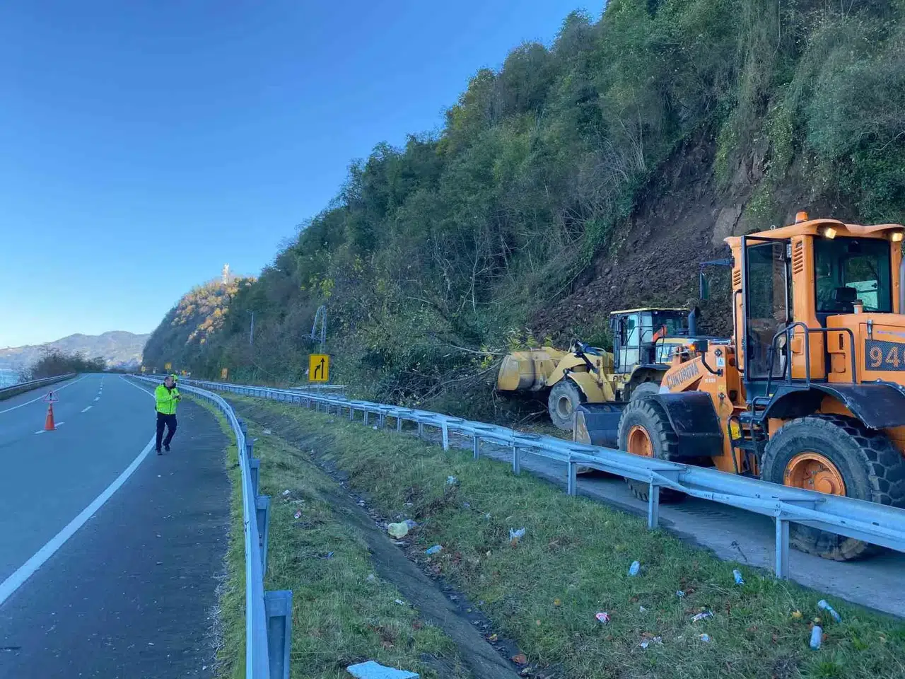 Artvin’de Heyelan Nedeniyle Karayolu Ulaşıma Kapandı
