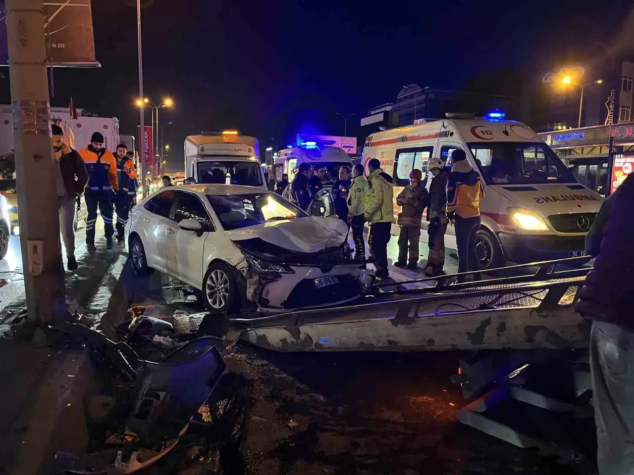 Avcılar E-5’te Trafik Kazası: 4 Yaralı