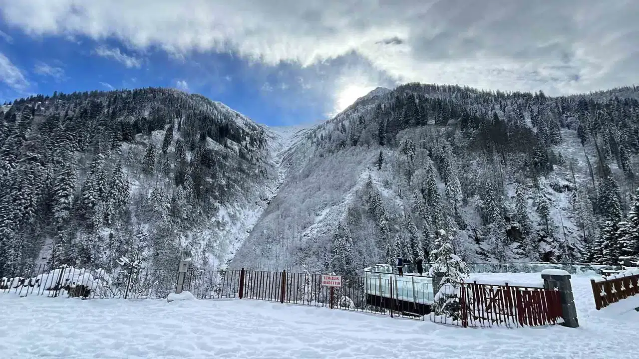 Ayder Yaylası’ndan Kartpostallık Kar Görünümleri