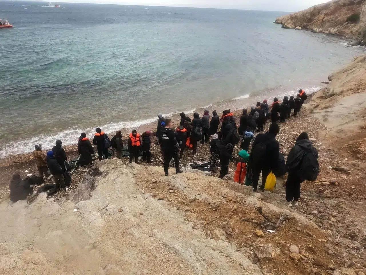 Ayvalık’ta 81 Göçmen Kurtarıldı