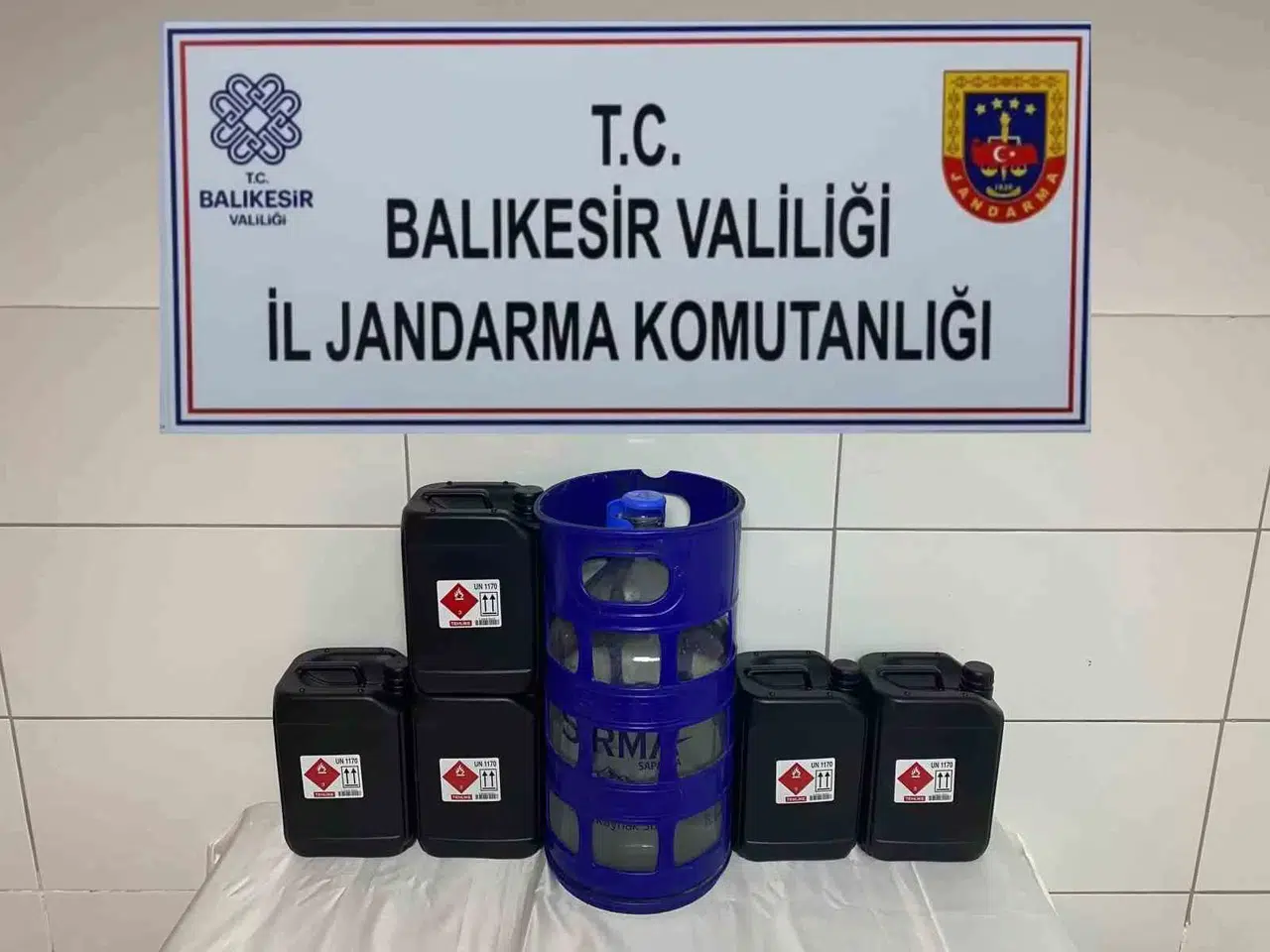 Balıkesir’de Yılbaşı Öncesi Kaçak ve Uydurma Alkol Operasyonu