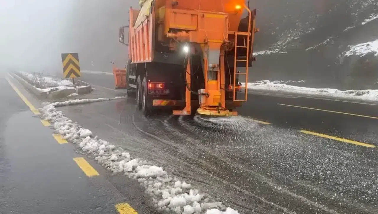 Bolu Geçişinde Aralıklarla Kar Yağışı Tesirli Oluyor