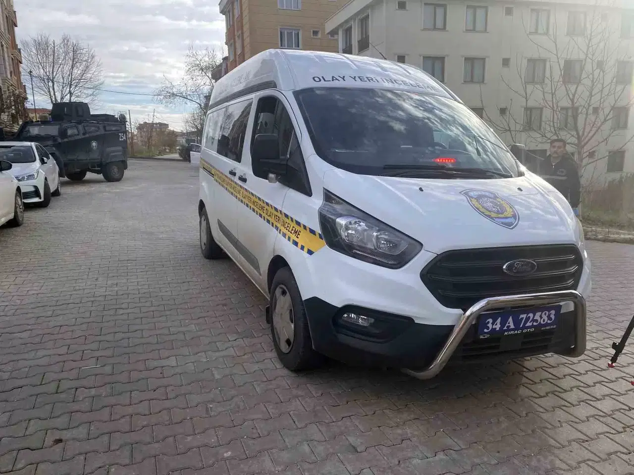 Büyükçekmece’de Apartmanın Karşısında El Bombası Bulundu
