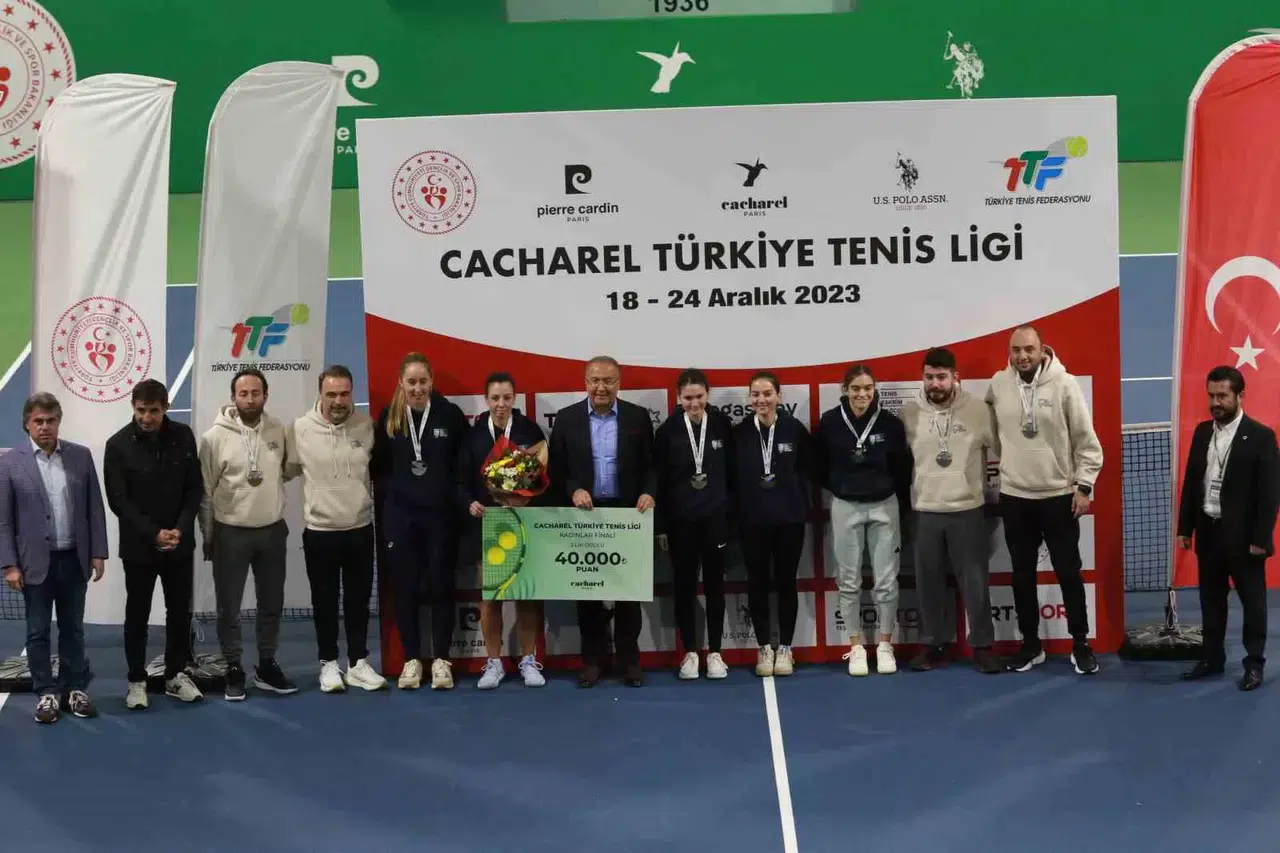 Cacharel Türkiye Tenis Ligi’nde Bayanların Şampiyonu Enka Spor Kulübü