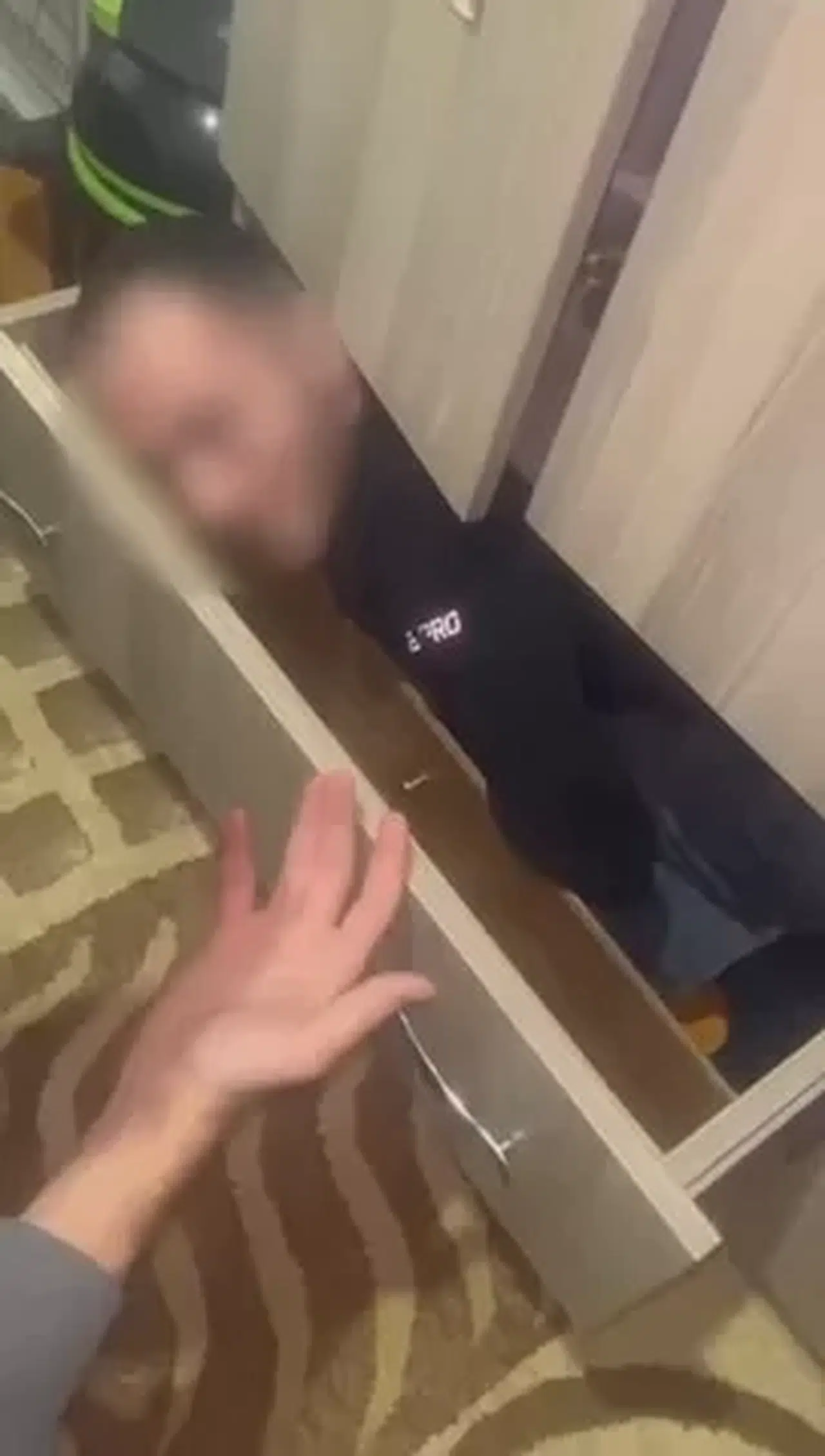 Cezaevi Kaygısından Çekmeceye Girdi