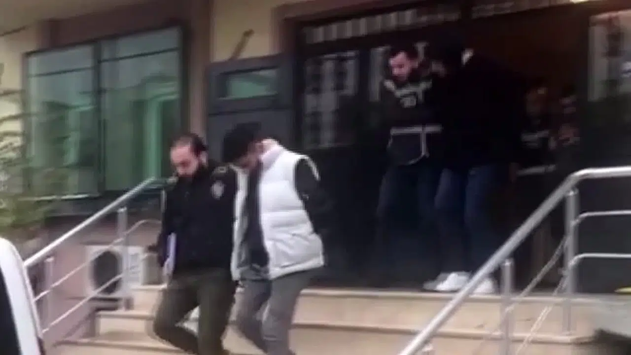 Cezaevinden Çıkan Kişiyi Karşılamak İçin Havaya Ateş Açan Şahıslar Yakalandı