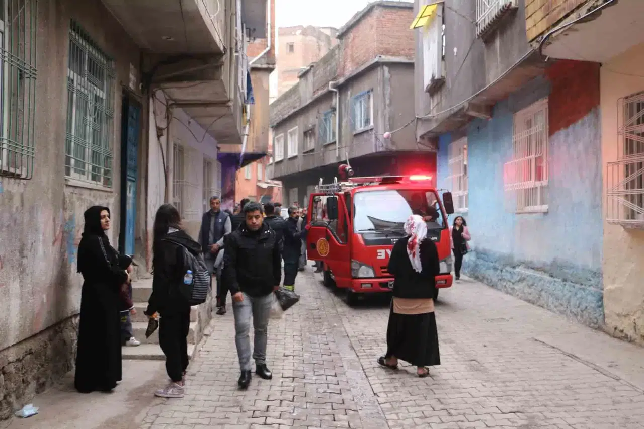 Diyarbakır’da Çöken Binada Kimsenin Olmadığı Belirlendi