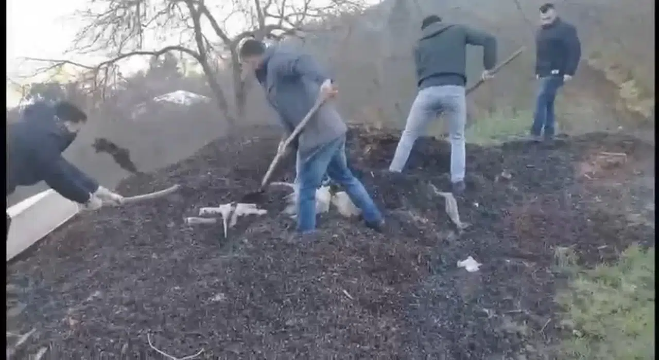 Düzmece İçki Yapıyordu, Bidonları Gömdüğü Yer Hayrete Düşürdü