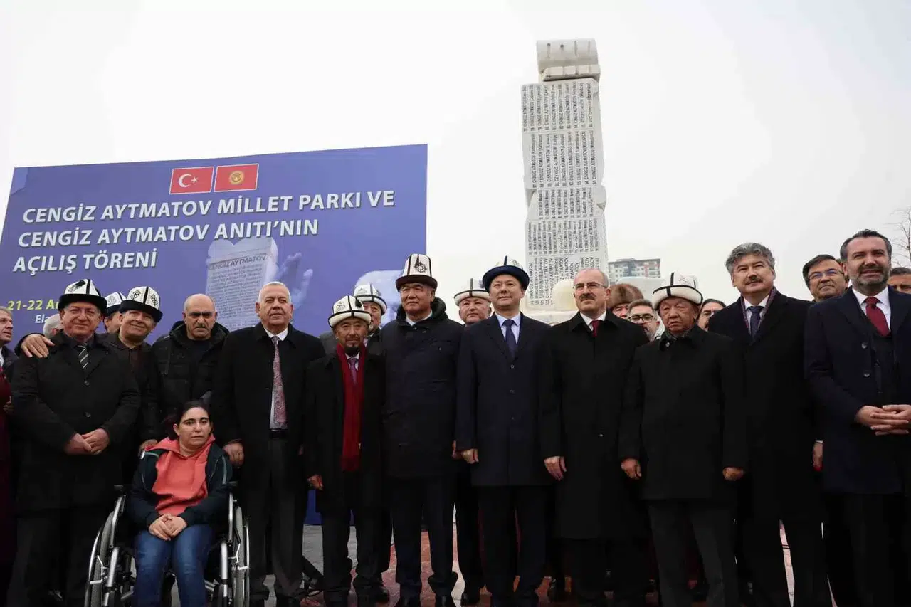 Elazığ’da Cengiz Aytmatov Parkı ve Anıtı Açıldı