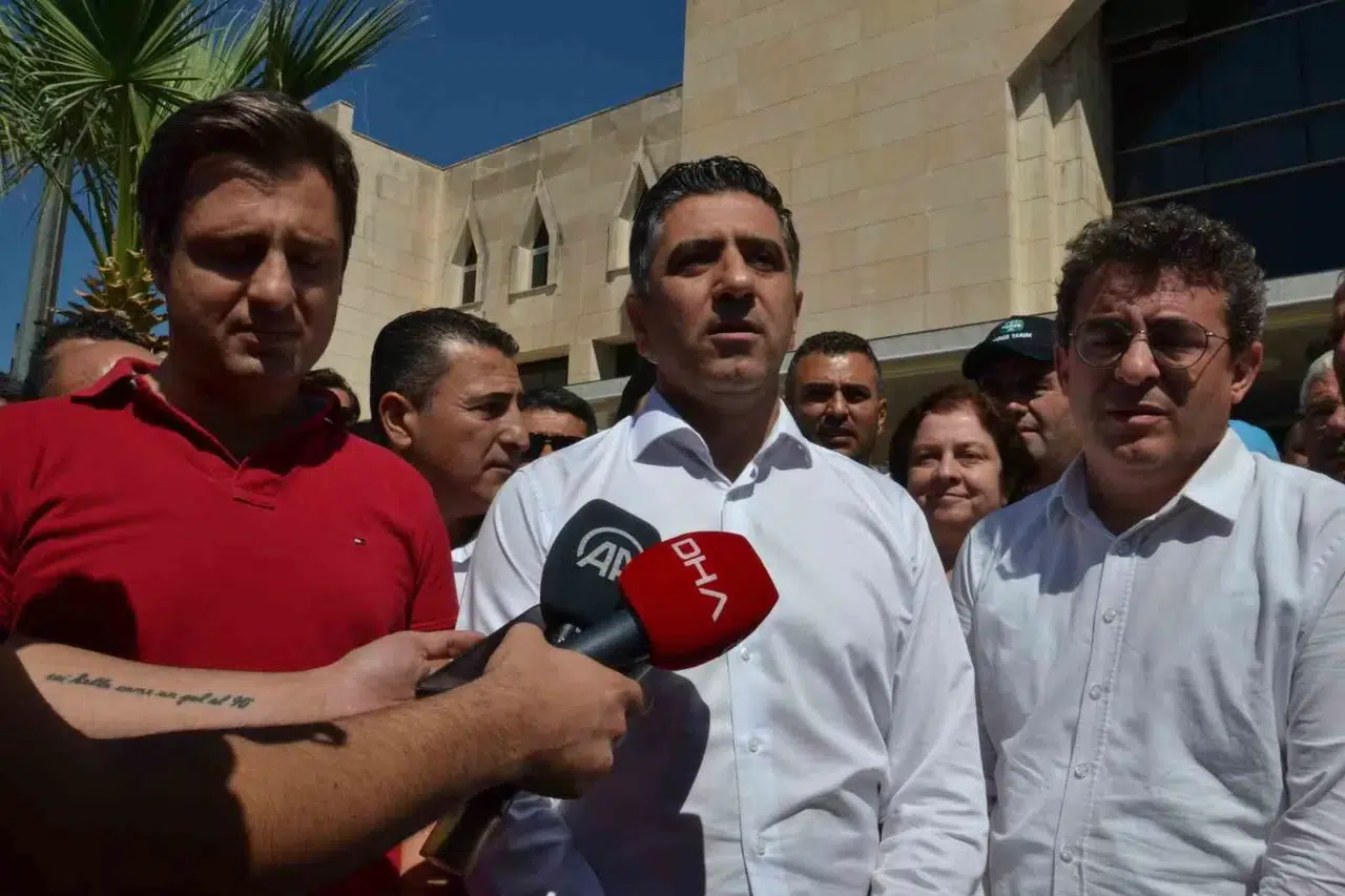 Eski Lider Kayalar’a Rüşvetten Beraat, Vazifesi İhmalden 10 Bin Lira Ceza