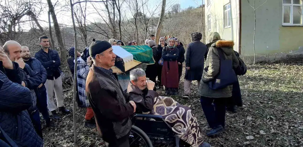 Feci Kazada Can Veren Bayan, Gözyaşlarıyla Toprağa Verildi