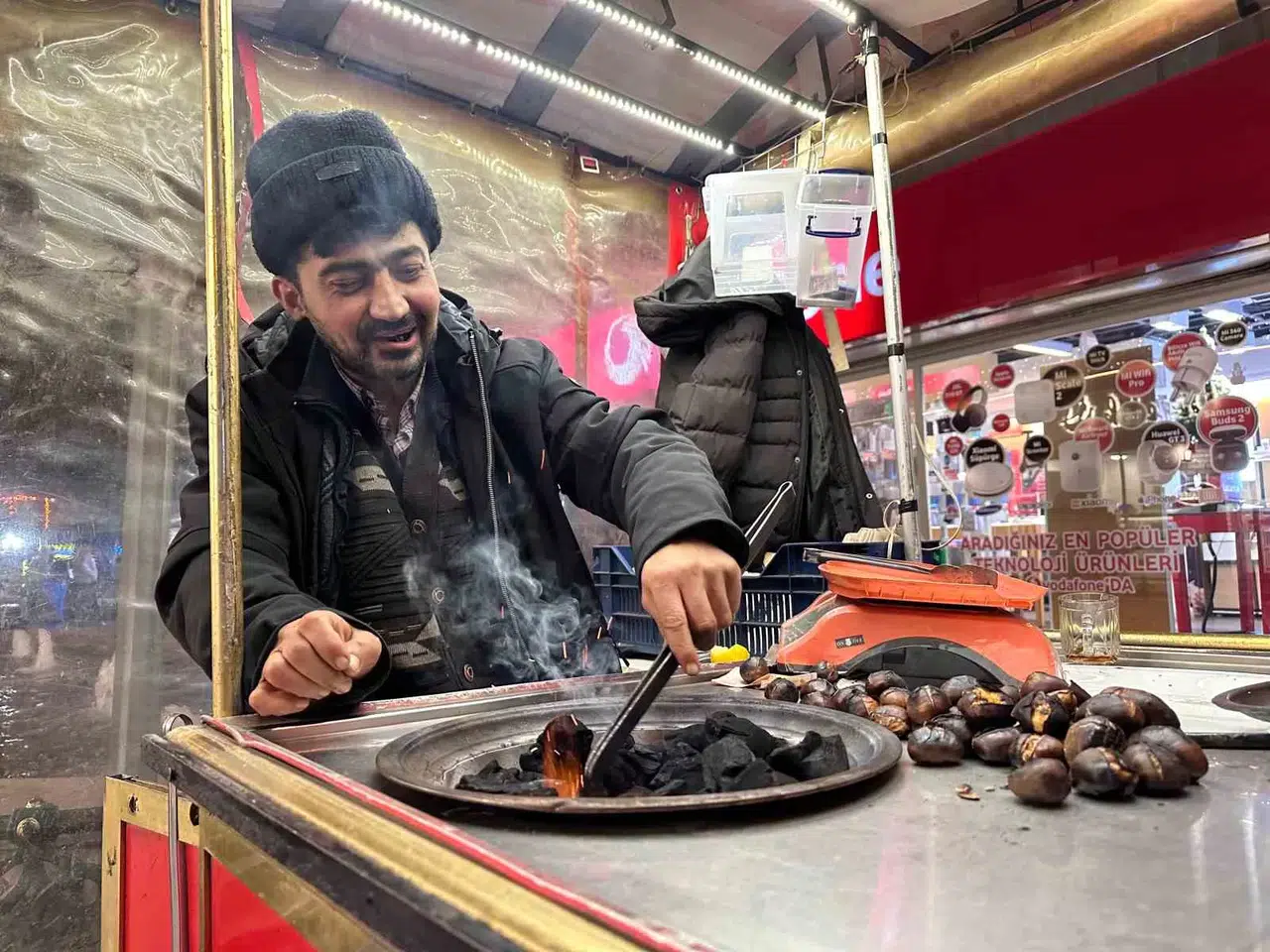 Herkes Eğlenirken, Onlar Ekmek Kaygısında