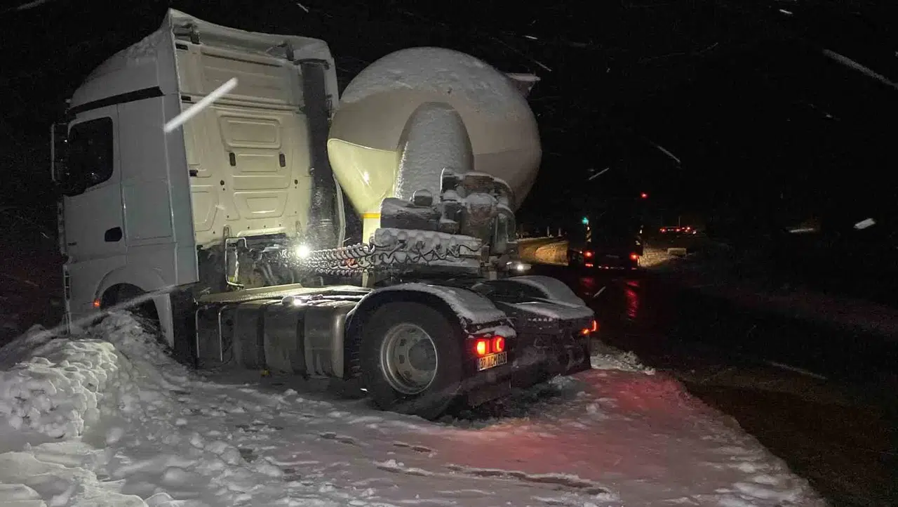 Ilgaz Dağı’nda Ağır Kar Yağışı: Kar Kalınlığı 10 Santimetreyi Aştı