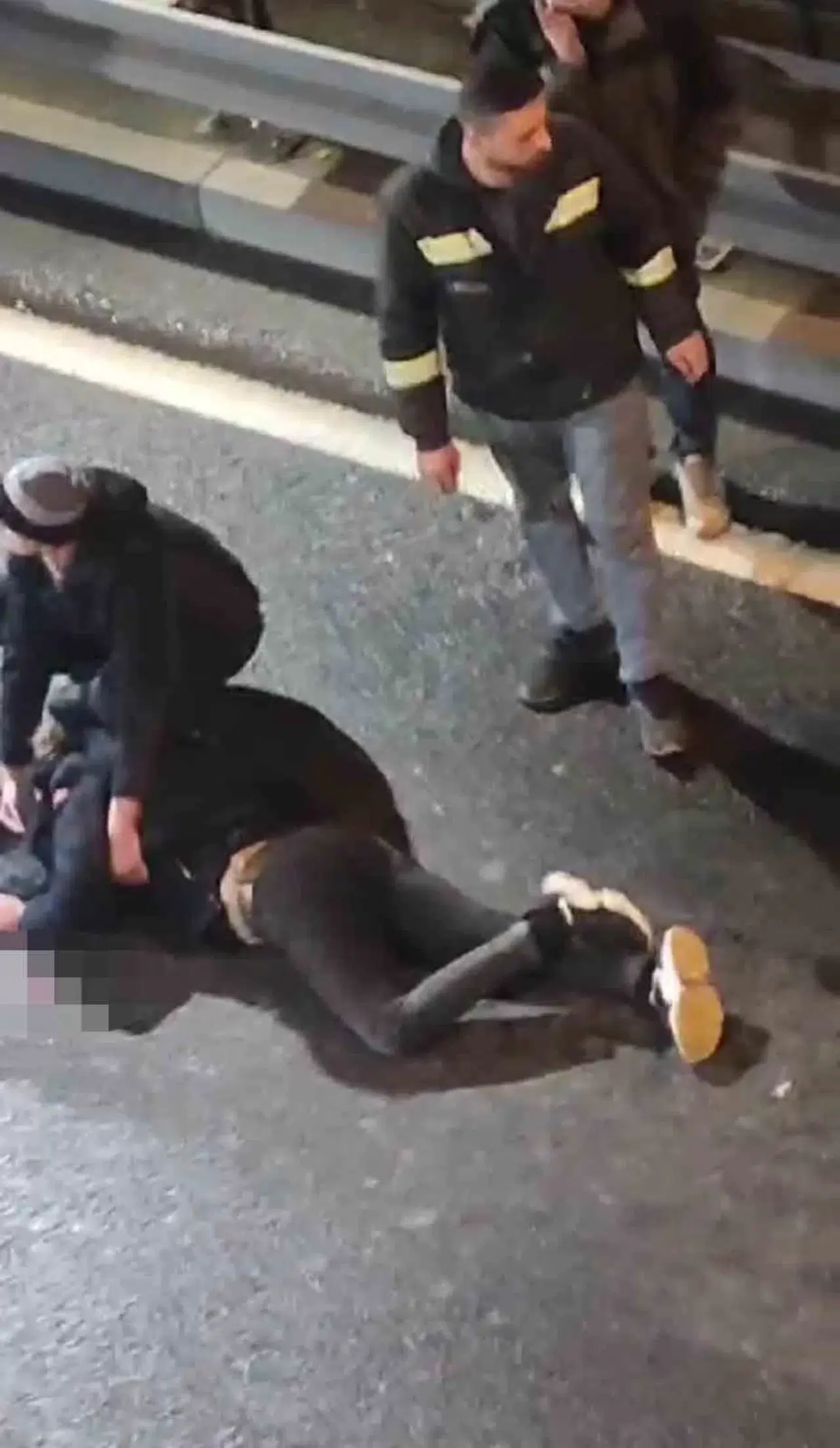 İstanbul’da Dehşet Anları Kamerada: Annesiyle Tartışıp Yola Atladı, Bayan Hudut Krizi Geçirdi