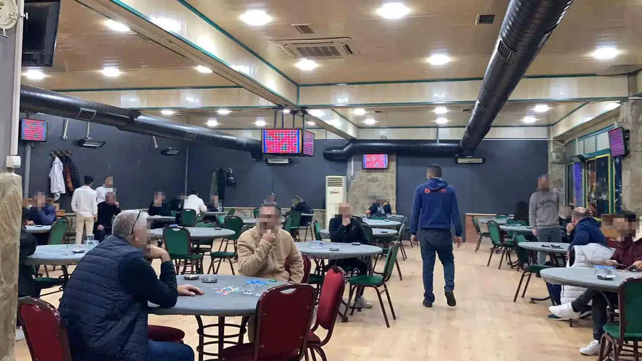 İzmir’de Jandarmadan Kumarbazlara Şok Baskın