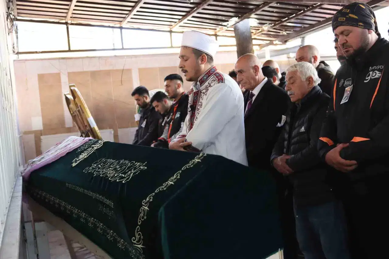 Kazada Hayatını Kaybeden Motokuryenin Ağabeyi: "Bu İşin Peşini Bırakmayacağız"