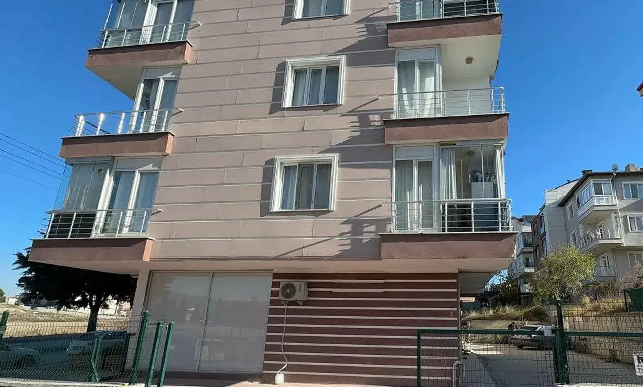Konutta Yakaladıkları Hırsızı Polisi Beklerken Ellerinden Kaçırdılar