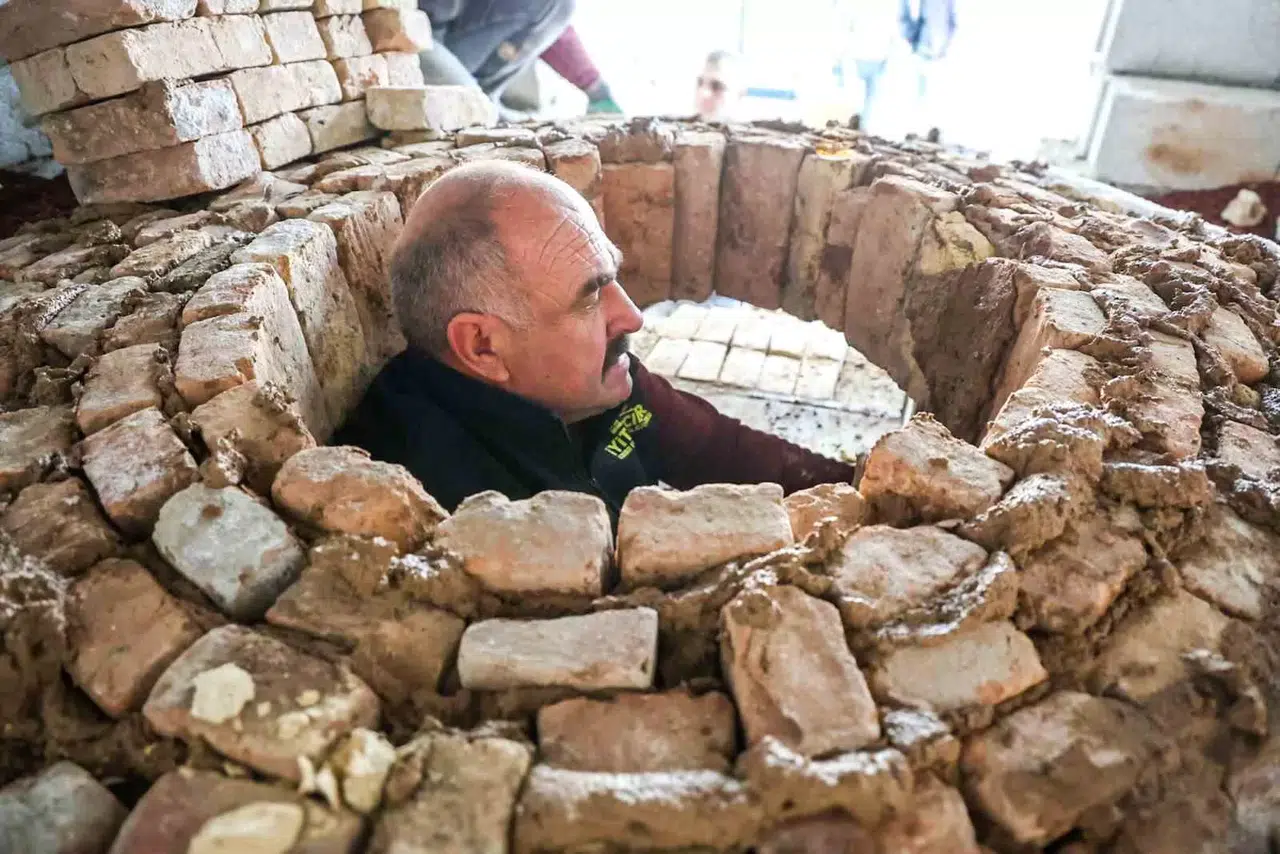Konya’da 6. Nesil Taş Fırın Ustası Babasından Öğrendiği Mesleğini Çocuklarına Aktarıyor