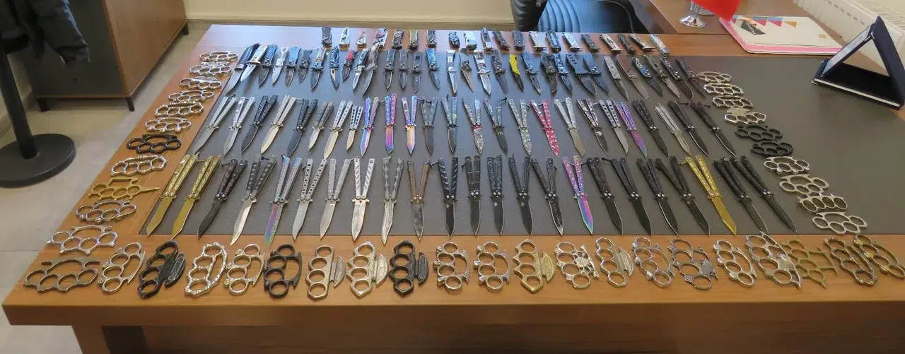 Konya’da Polisten Kesici ve Delici Aletlere Sıkı Kontrol