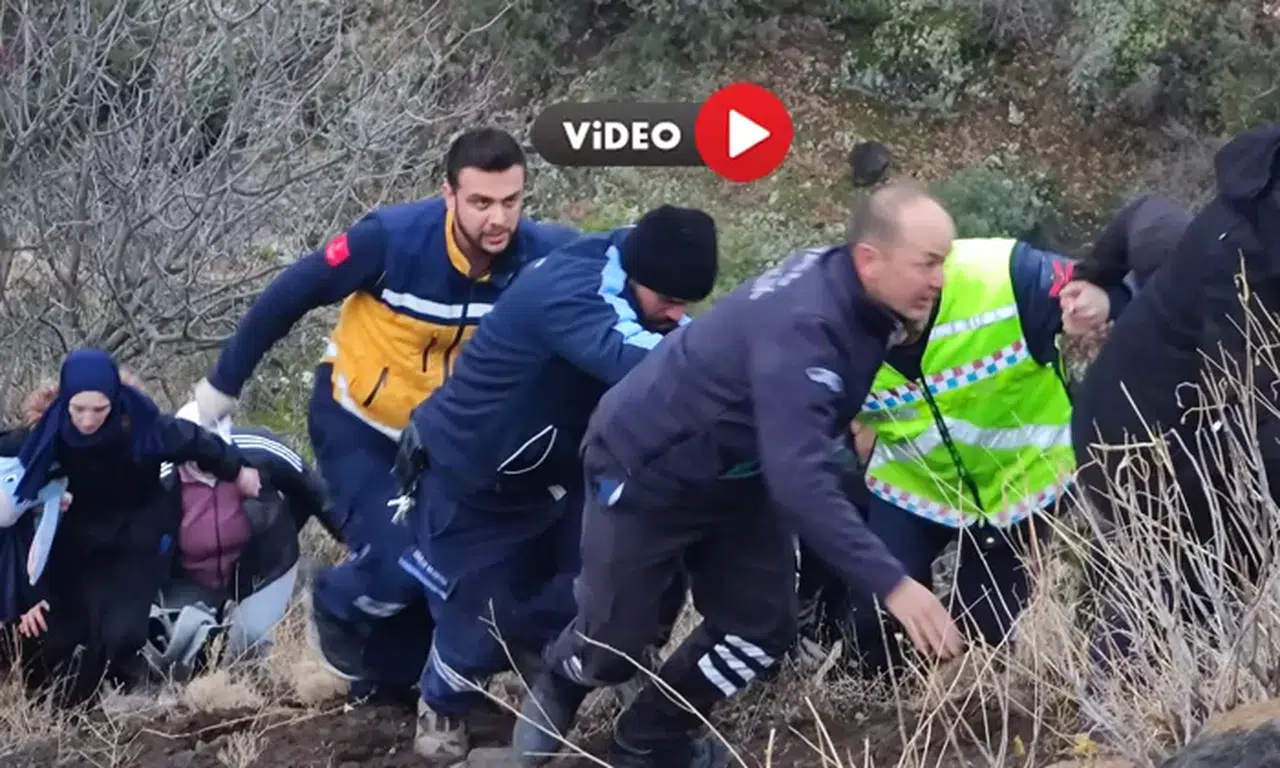 Otomobille Baraj Gölüne Düşen Sürücü Yüzerek Çıktı