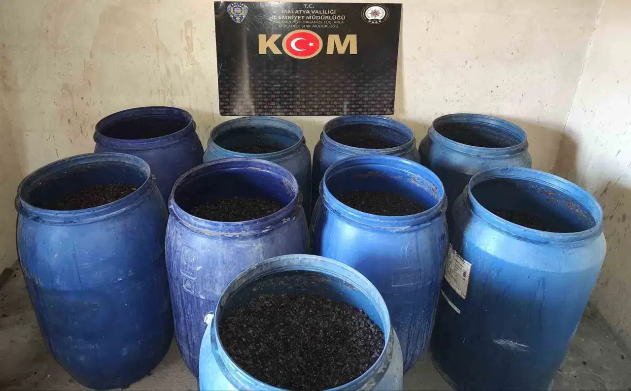 Malatya’da 4 Ton 800 Litre El Üretimi Boğma Rakı ile Şarap Ele Geçirildi