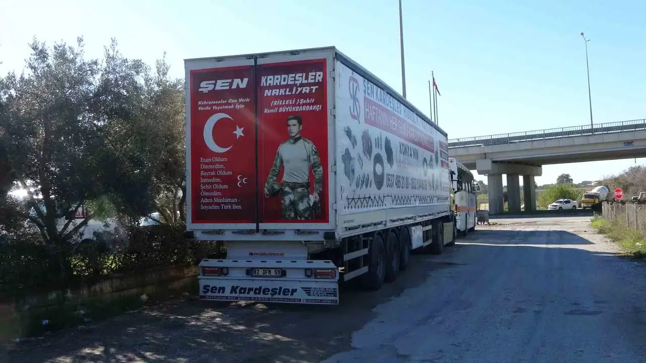 Manavgat’ta Park Halindeki Tırdan 30 Bin TL’lik Kablo Çalındı