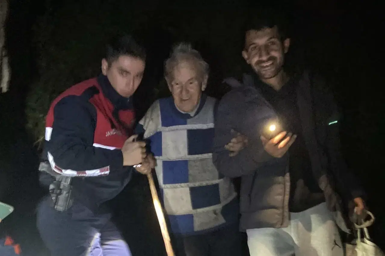 Mantar Toplamak İçin Gittiği Ormanda Kayboldu, Jandarma Ailesine Teslim Etti