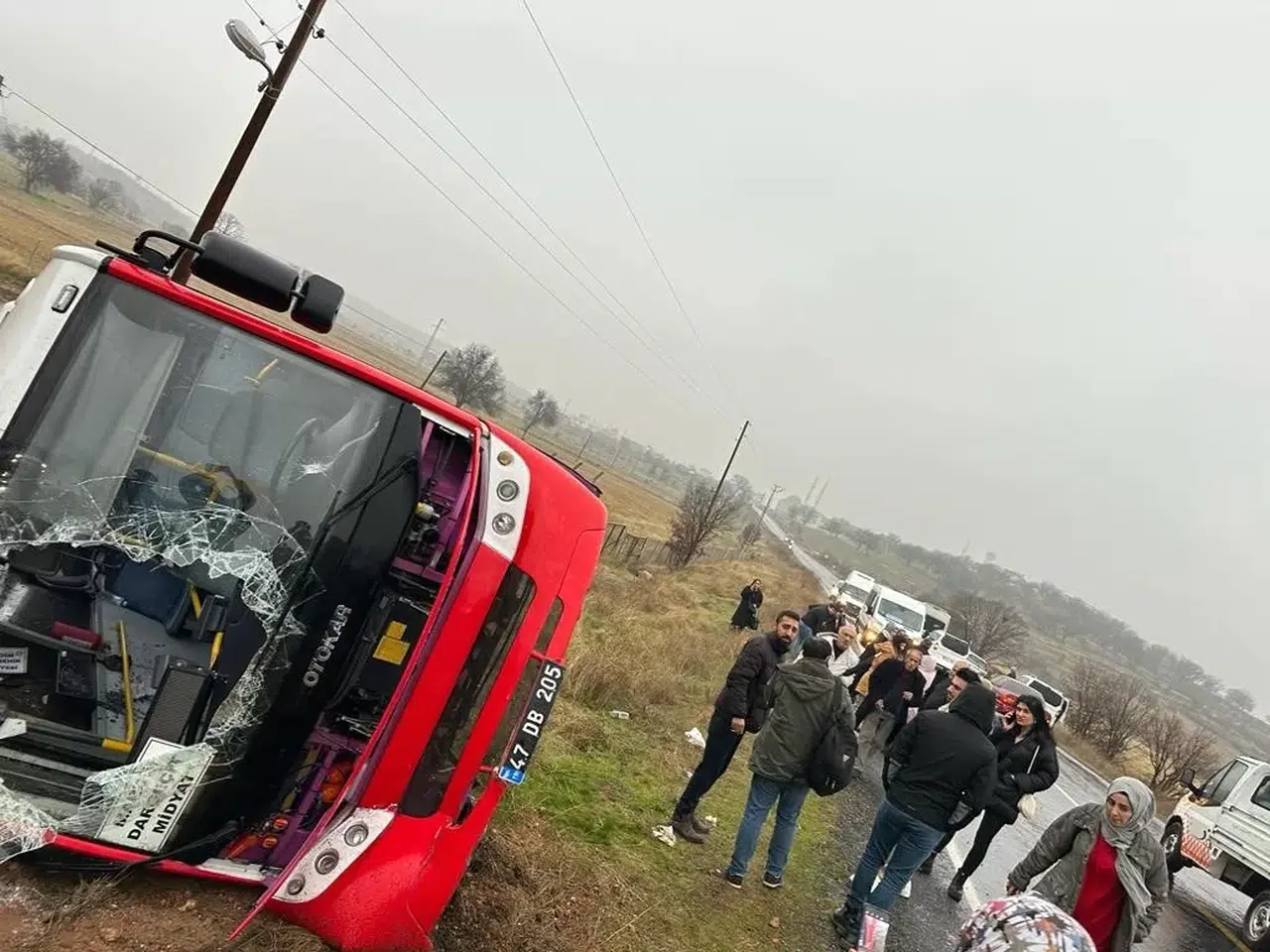 Mardin’de Yolcu Midibüsü Devrildi: 5 Yaralı