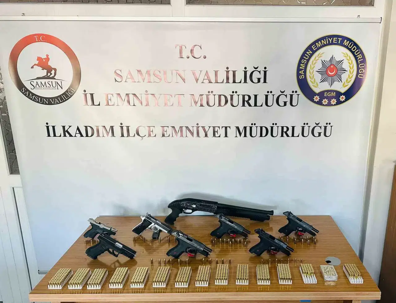 Samsun’da 6 Ruhsatsız Tabanca Ele Geçti