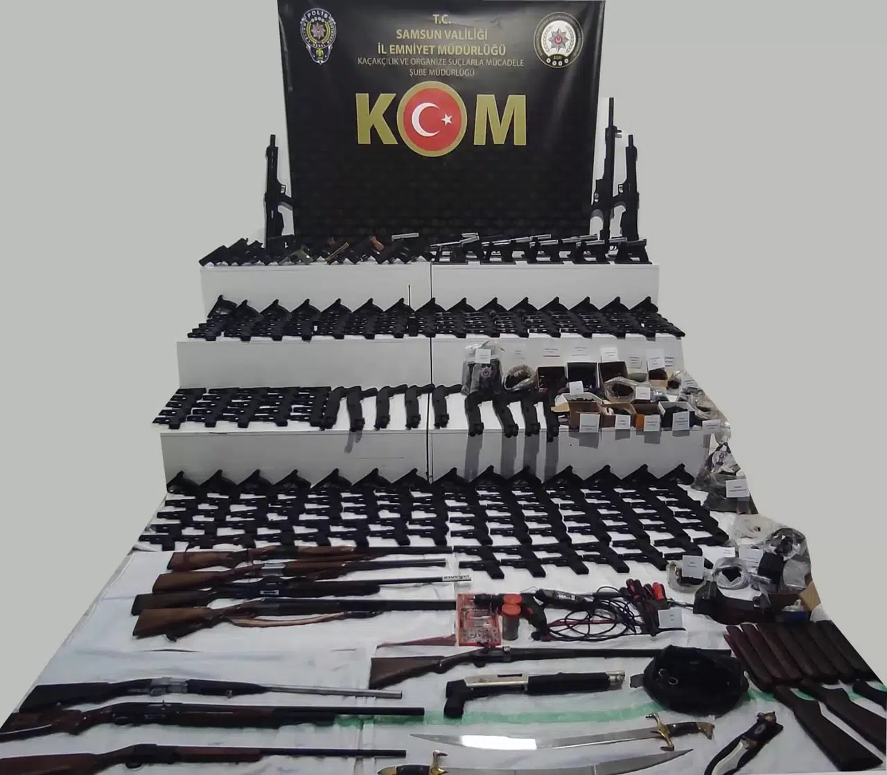 Samsun’da Farklı Kabahatlerden Aranan 221 Kişi Yakalandı