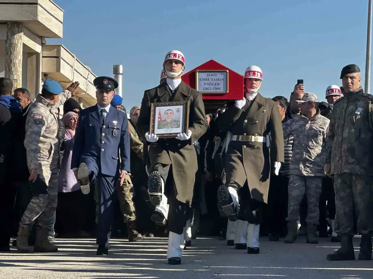 Şehit Piyade Kontratlı Er Emre Taşkın Son Seyahatine Uğurlandı