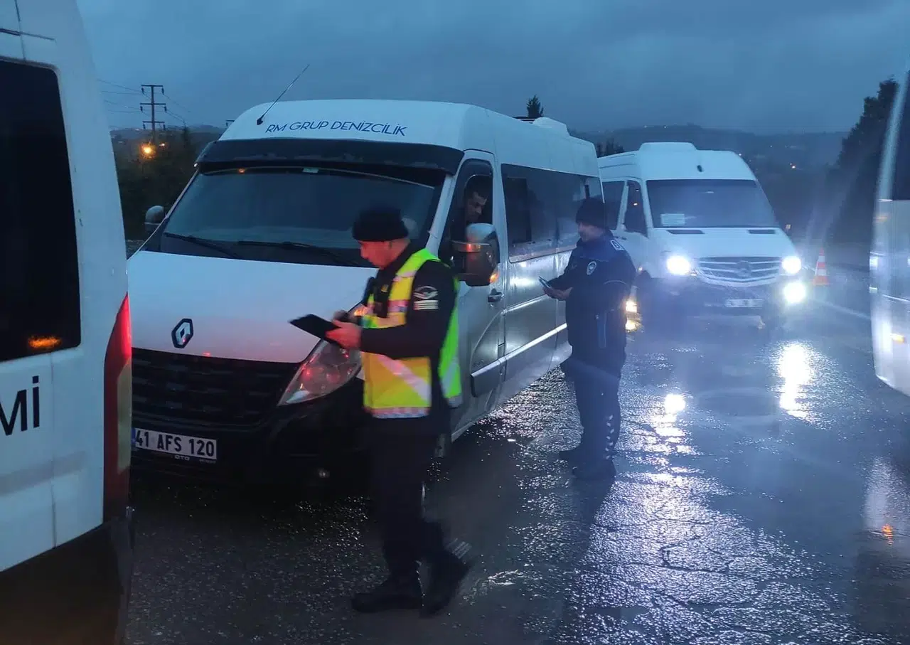 Servis Araçlarına ‘Şafak’ Kontrolü