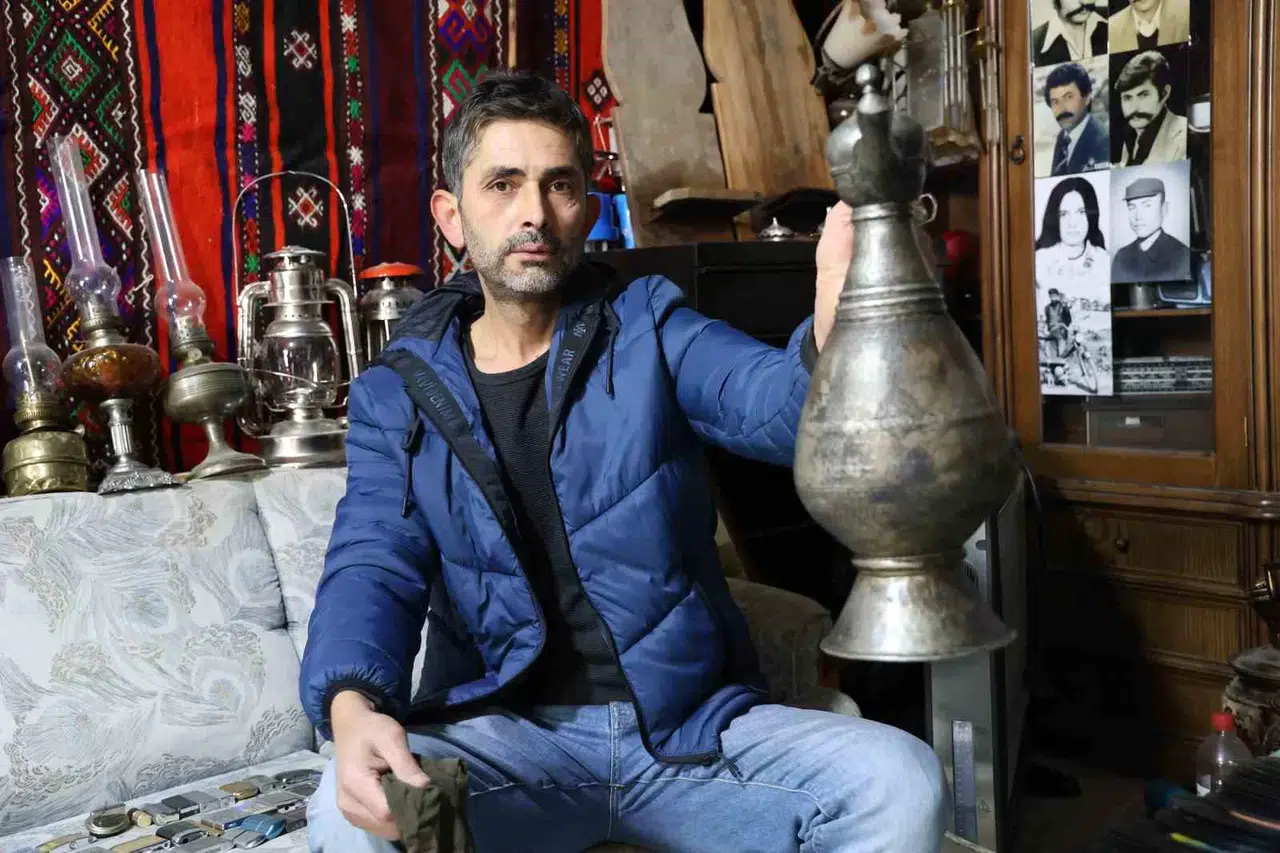 Sivaslı Eskici, Eskiler Ortasından Çıkan Antikalarla Adeta Müze Oluşturdu