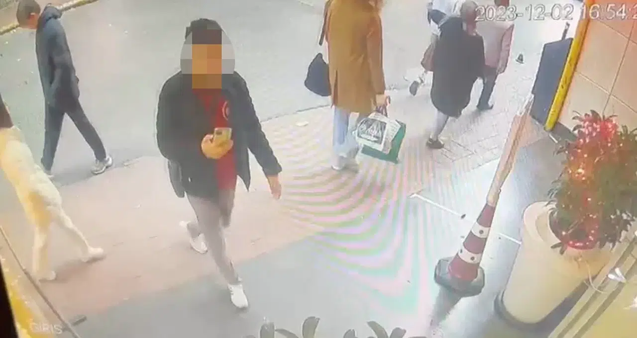 Taksim’de Yılbaşı Öncesi Piyango Bileti Hırsızlığı Kamerada: El Çabukluğuyla 220 Bilet Çaldı