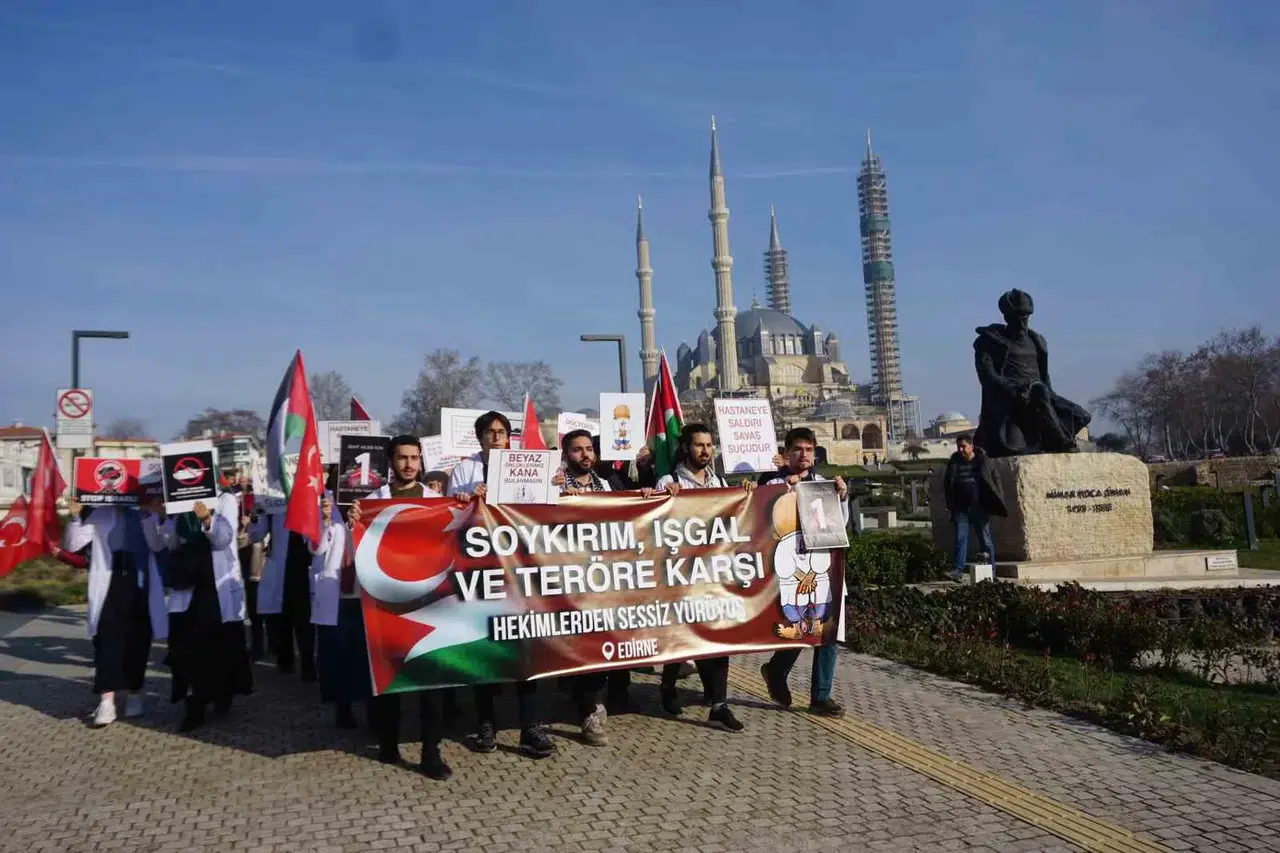 Tıp Fakültesi Öğrencileri Terör Taarruzlarını ve İsrail’i Protesto Etti
