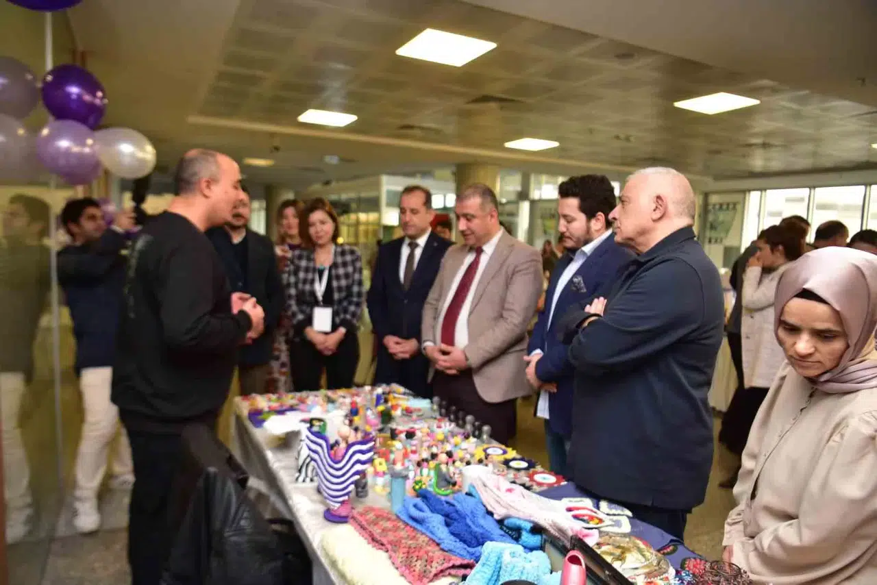 Toplum Ruh Sıhhati Merkezi Danışanları, Yapıtlarını Yıl Sonu Standında Görücüye Çıkarttı