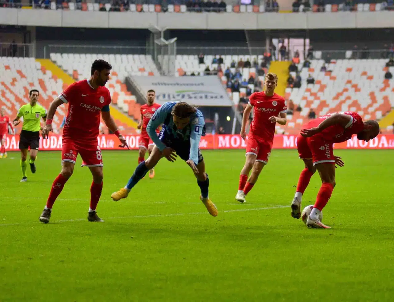 Trendyol Harika Lig: Adana Demirspor: 2 - Antalyaspor: 1 (Maç Sonucu)