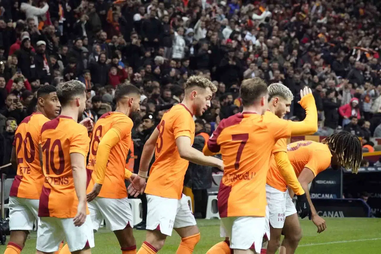 Trendyol Harika Lig: Galatasaray: 2 - Adana Demirspor: 1 (İlk Yarı)