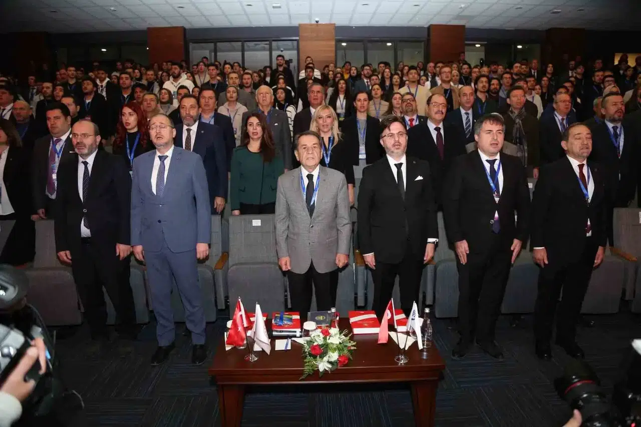 Ulusal Bilişim Kurultayı’nda ’Doğal Afetlere Güçlü Bilişim Ekosistemi’ Teması İşlendi