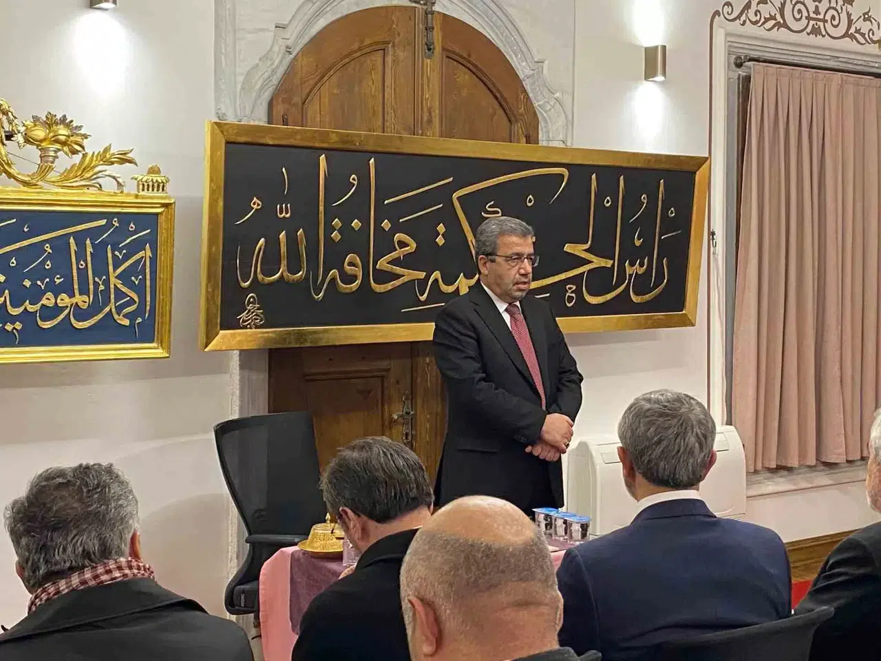 Üsküdar’da “Hattat Sultanlar” Standı Sanatseverlere Kapısını Açtı