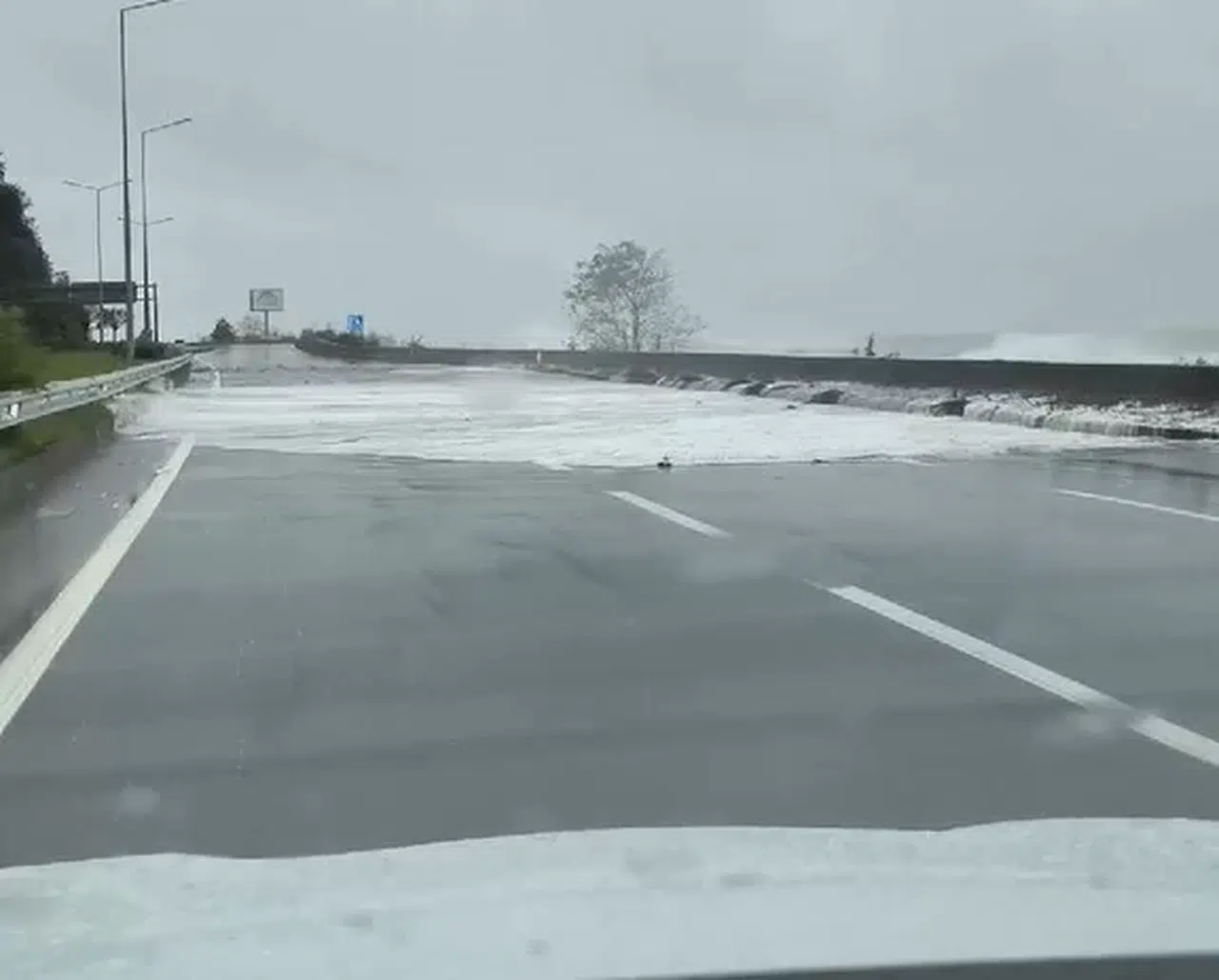 Uzmanlardan Fırtınadan Ziyan Gören Karadeniz Kıyı Yolu ve Mendirekler İçin İkaz