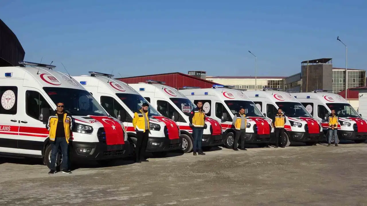 Van’ın Sıhhat Filosuna 6 Yeni Ambulans Eklendi