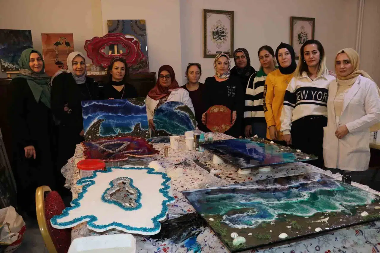 Vanlı Bayanlar Epoksi Sanatı ile Aile Bütçelerine Katkıda Bulunacak