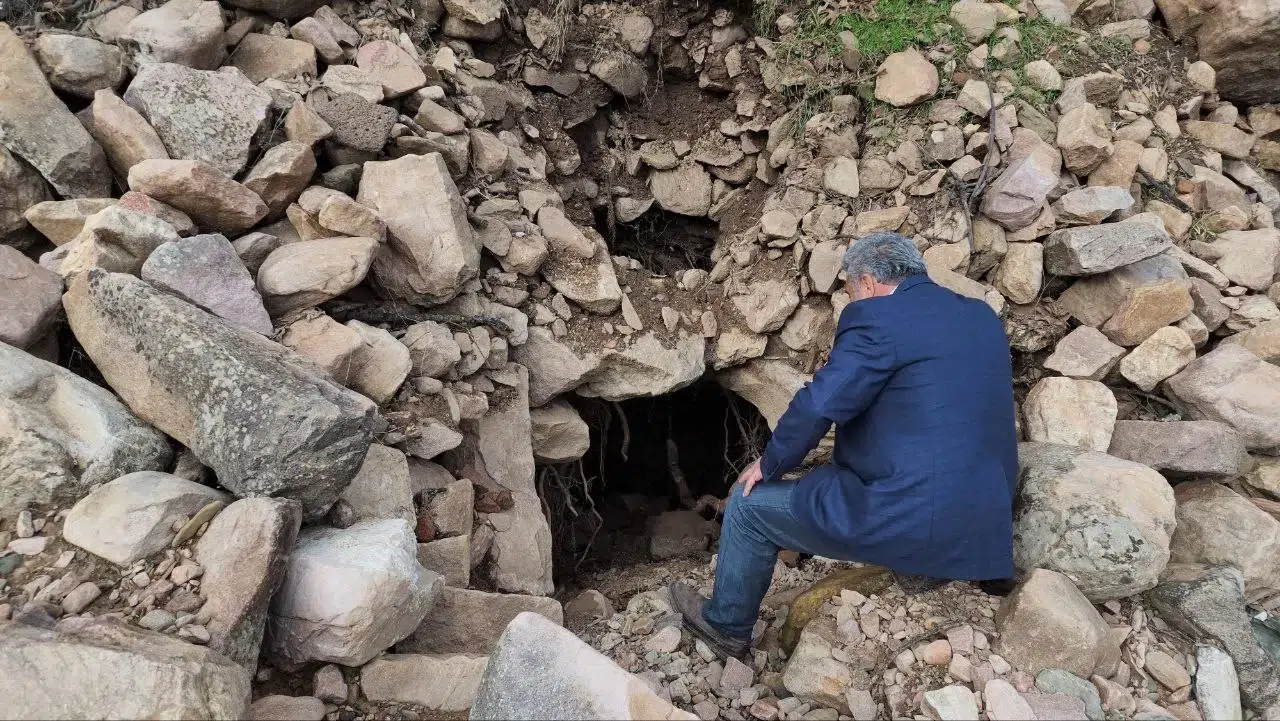 Zelzele Bölgesinde Obruklardan Çıkan Sıvı Vatandaşları Meraklandırdı