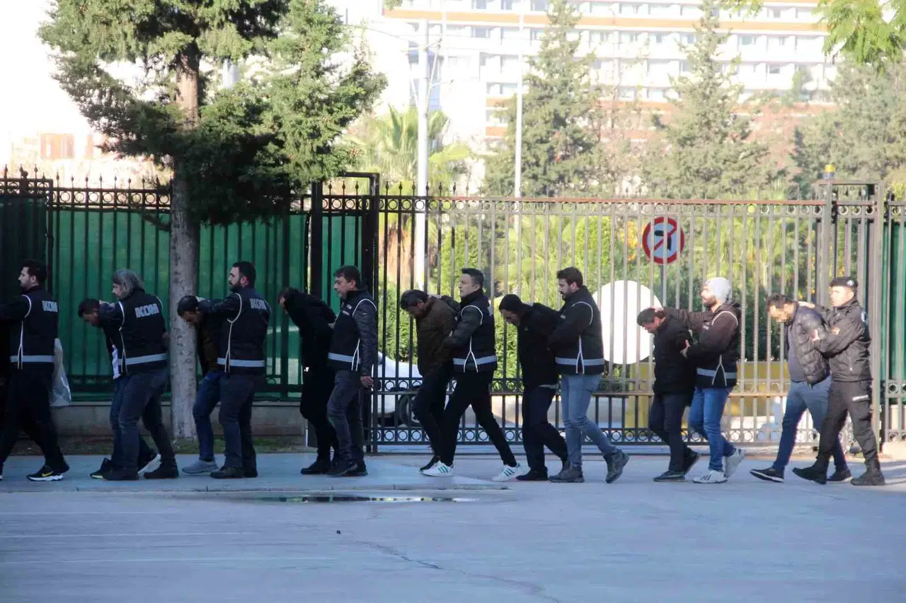 50 Milyonluk "Vurgun" Yapan Kabahat Örgütüne Operasyon: 29 Kuşkulu Adliyeye Sevk Edildi