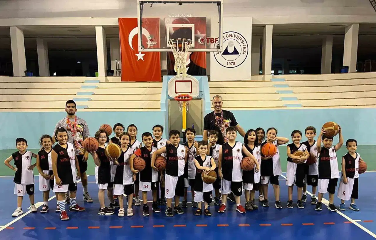 58 Kardeş Sportmen, Tıpkı Kulübün Çatısı Altında Uğraş Ediyor